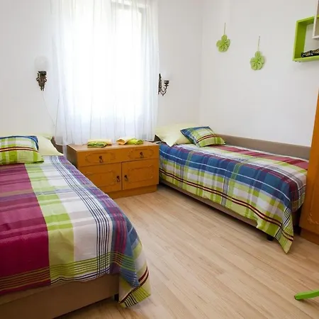 Luka Apartment *